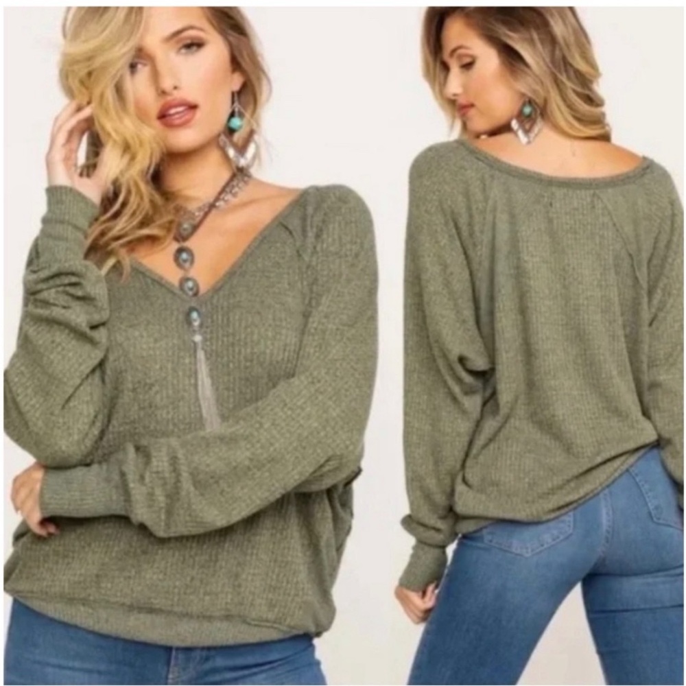 Free People top. Size XS.  Oversized